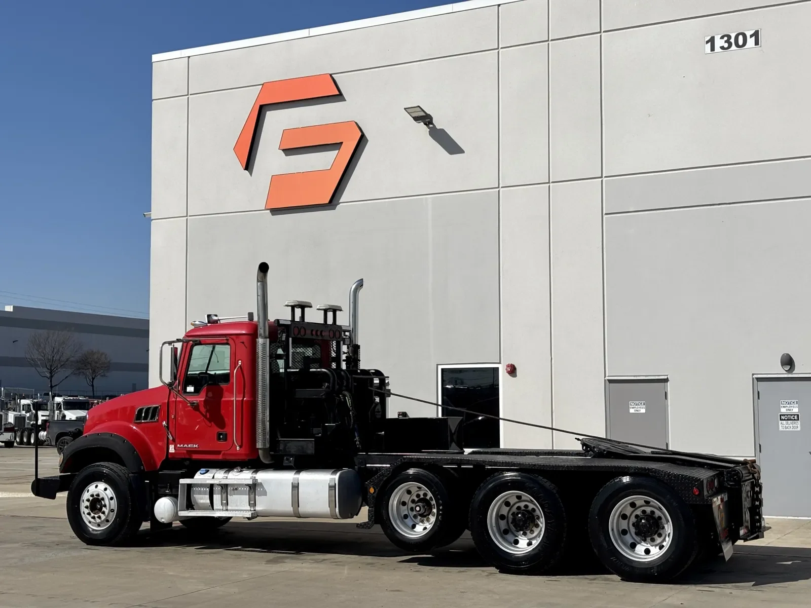 2016 Mack Granite in Hutchins, TX — photo 6