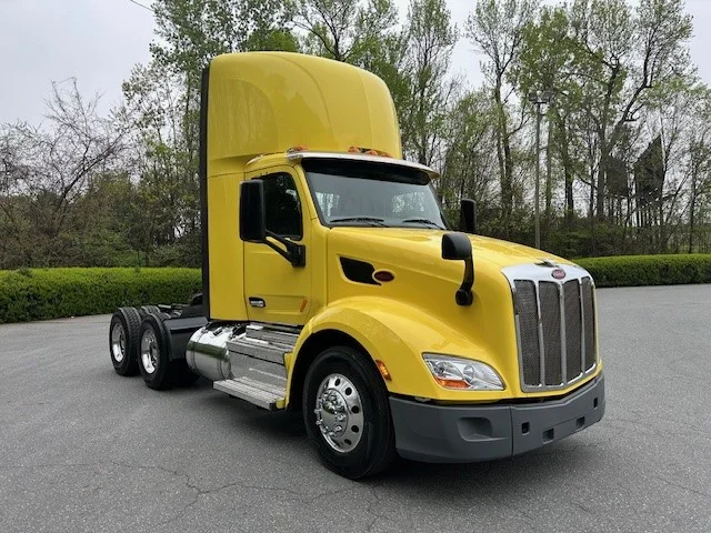 2020 Peterbilt 579 in Charlotte, NC — photo 3