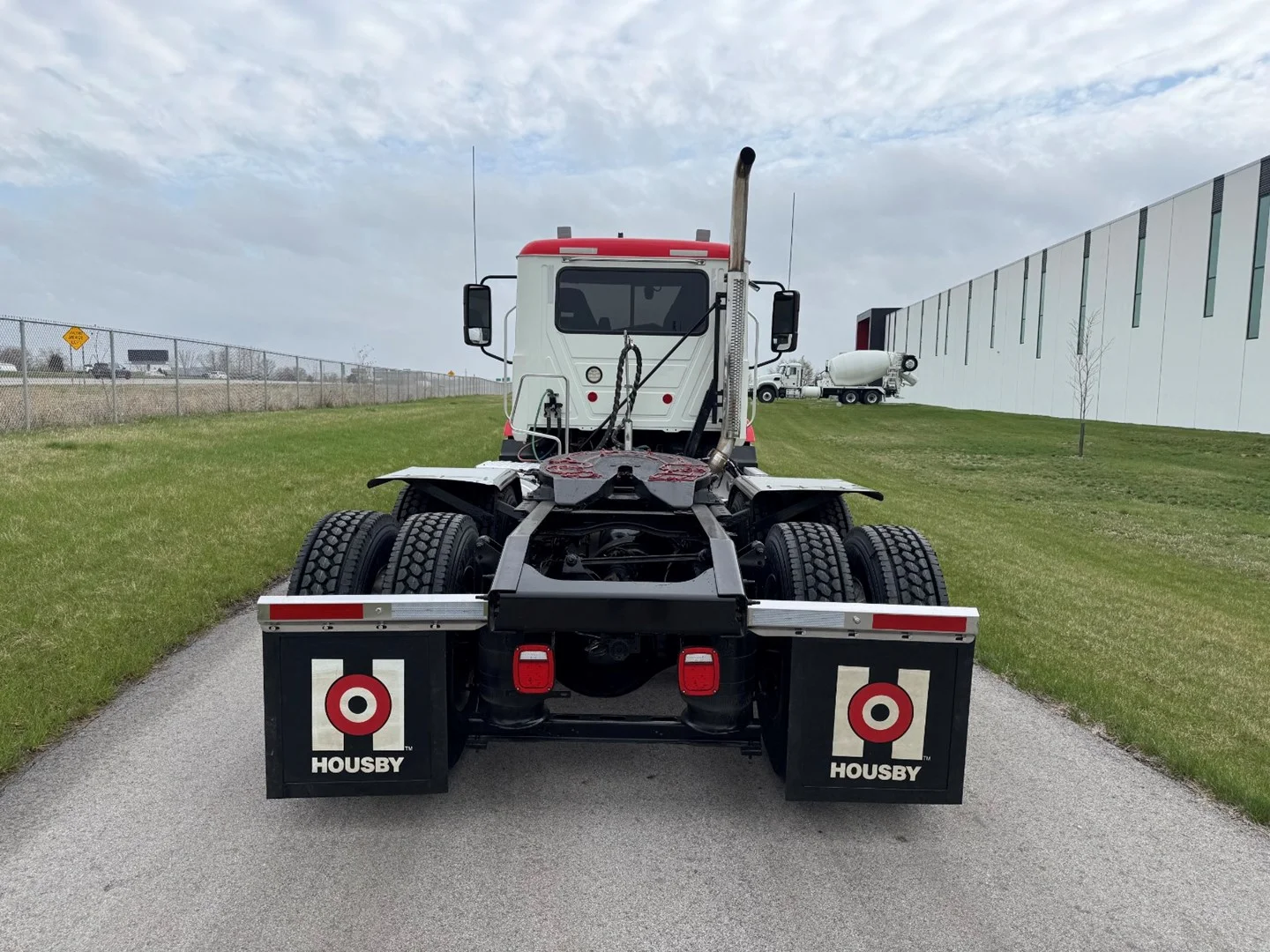 Used 2021 Mack Anthem Daycab - image 5