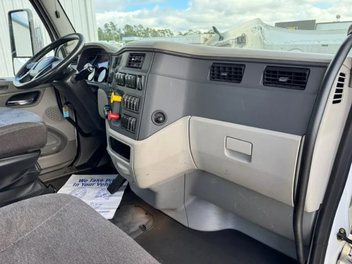 2020 Peterbilt 579 - image 21