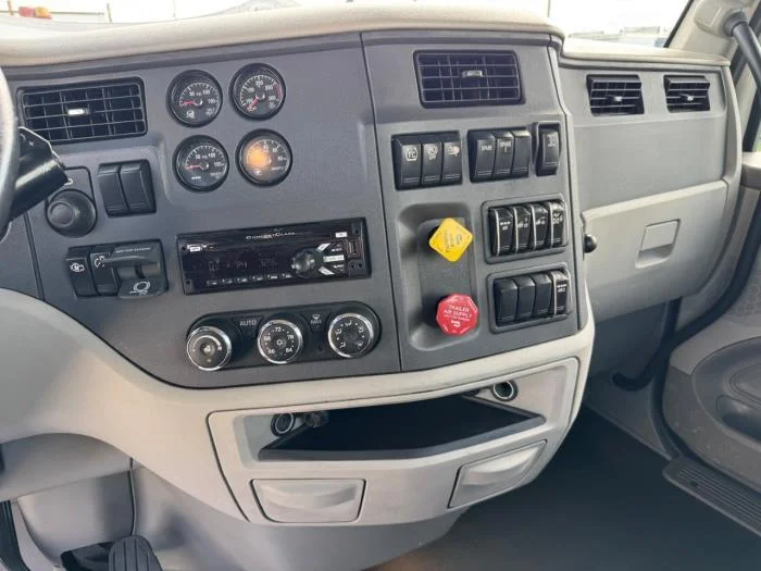 2020 Peterbilt 579 - image 20