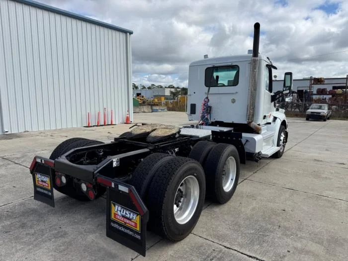 2020 Peterbilt 579 - image 6