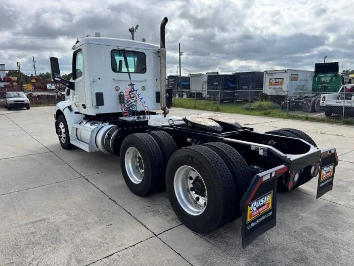 2020 Peterbilt 579 - image 8