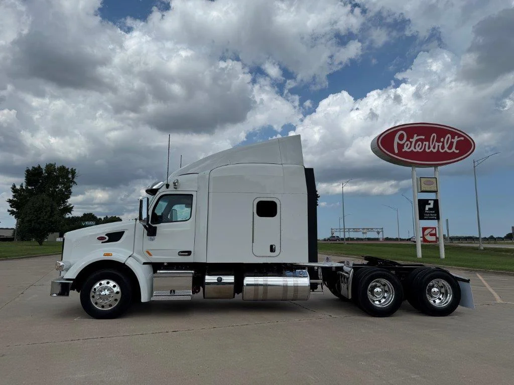 2022 Peterbilt 567 - image 2