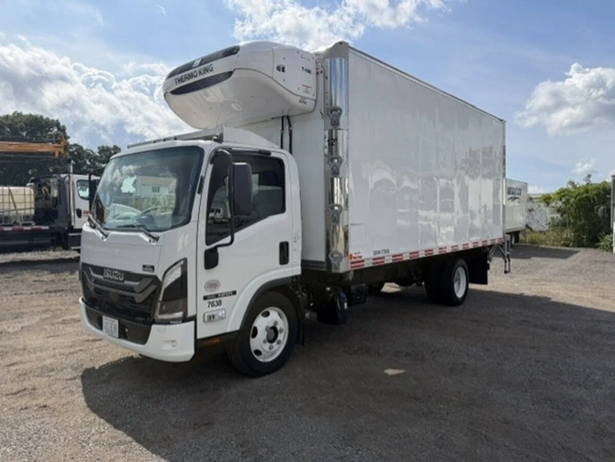 2025 Isuzu NRR