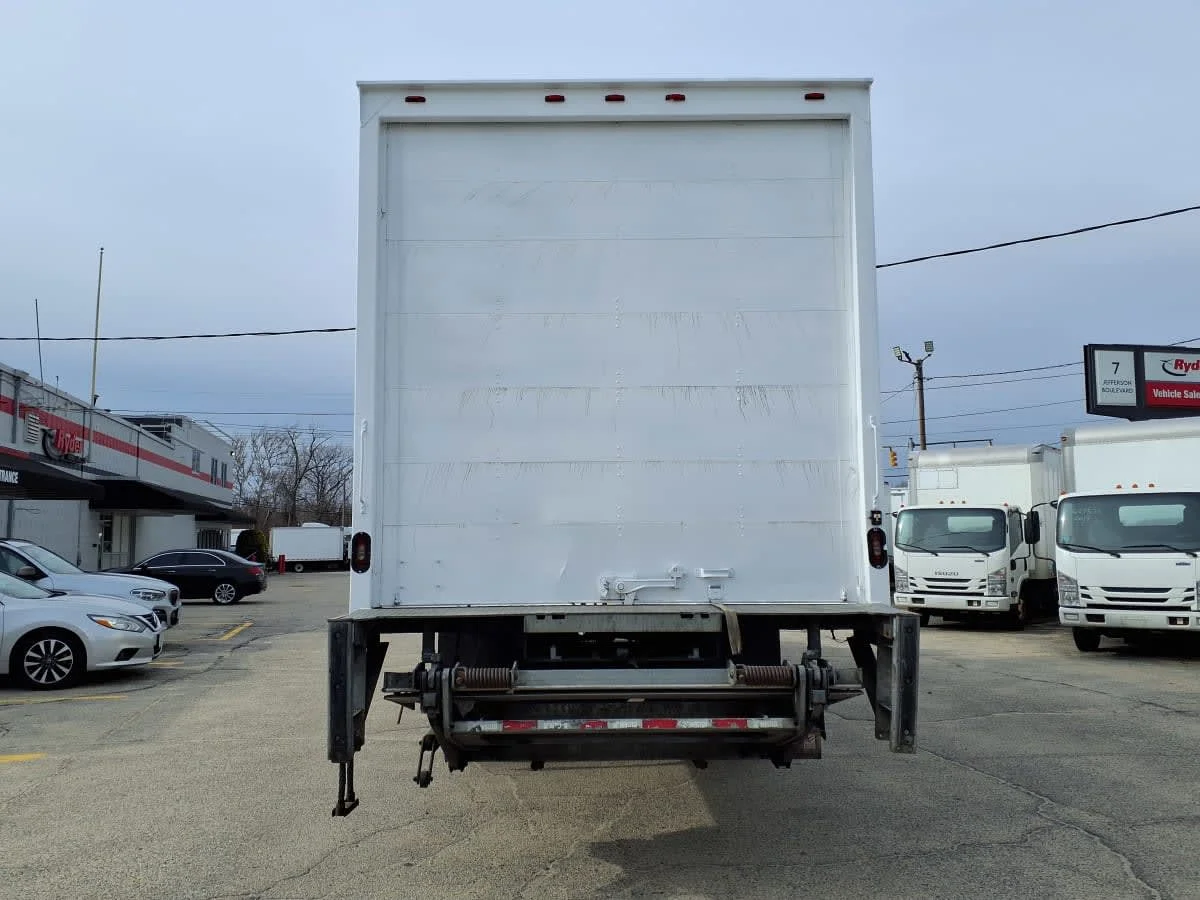 2019 Freightliner M2 106 in Warwick, RI — photo 5