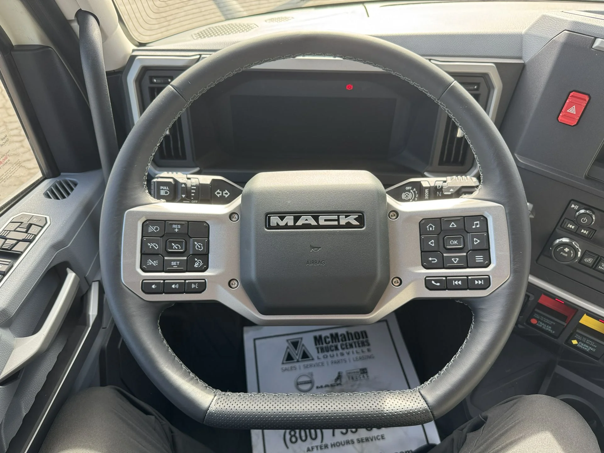 2027 Mack Anthem - image 8