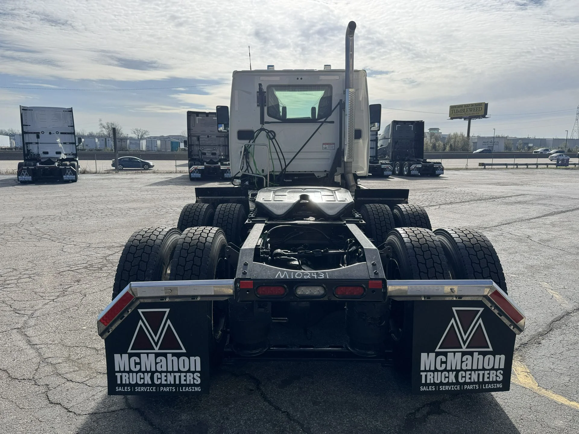 2027 Mack Anthem - image 3