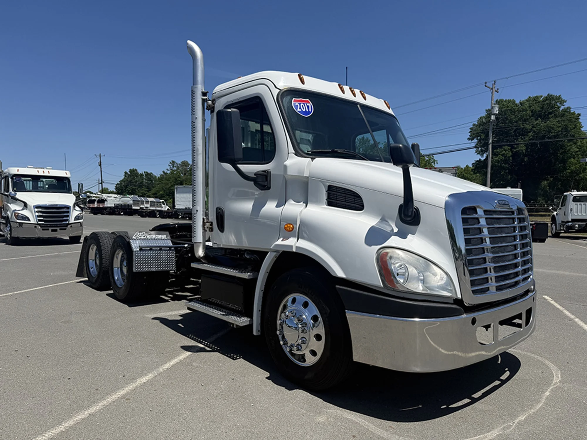 2017 Freightliner Cascadia in Weyers Cave, VA — photo 2