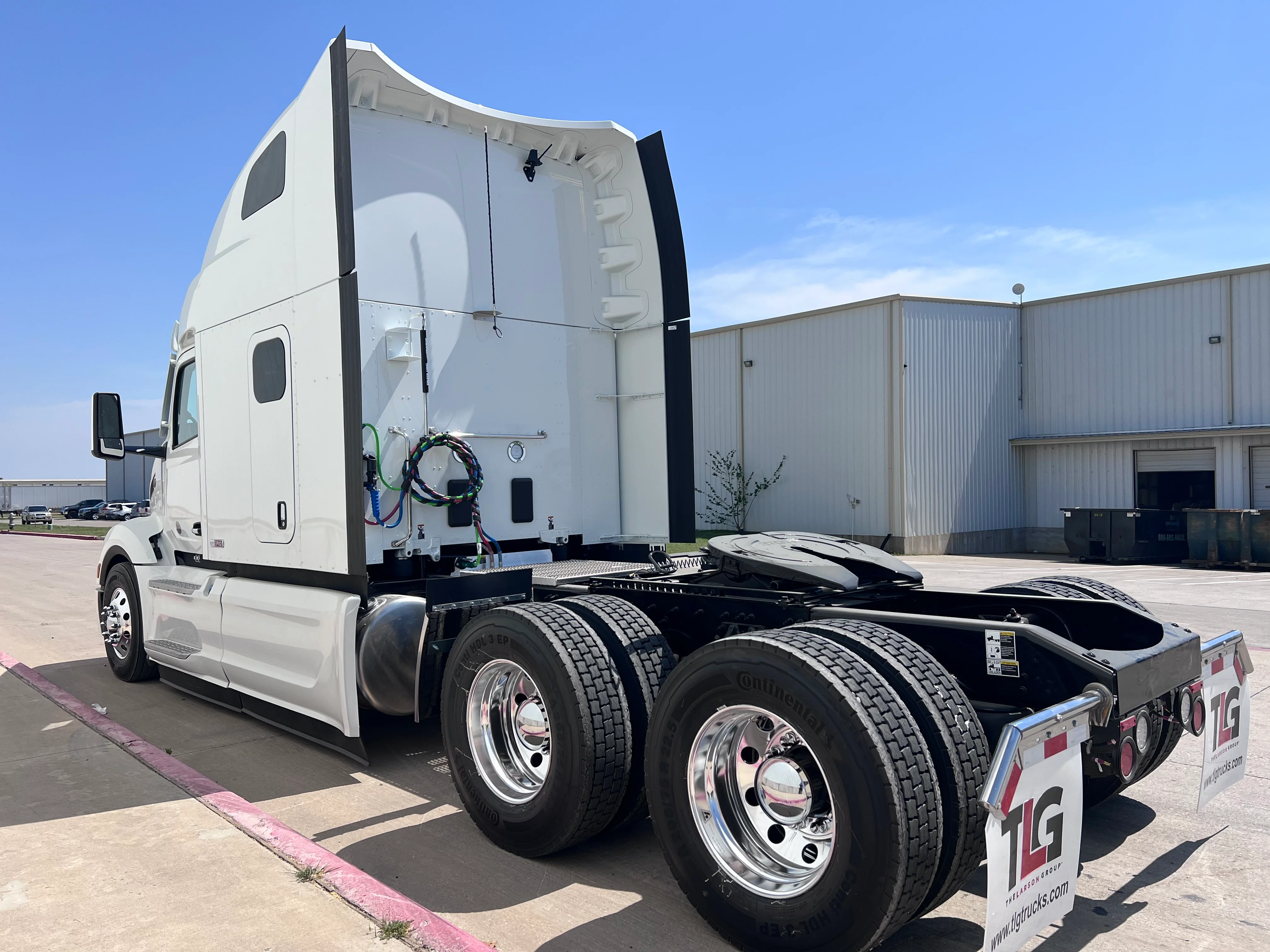 2027 Peterbilt 579 in Raleigh, NC — photo 3