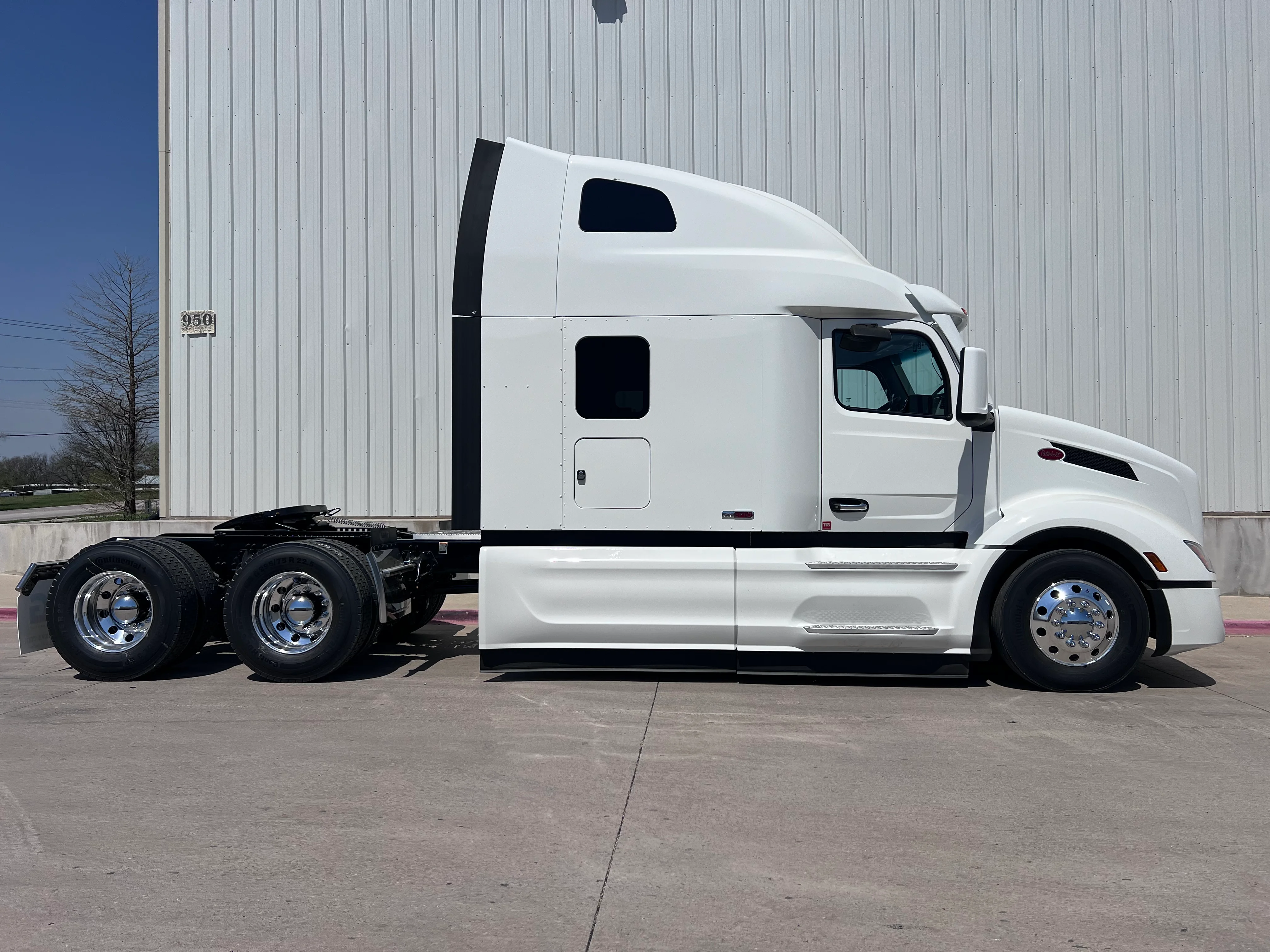 2027 Peterbilt 579 in Raleigh, NC — photo 6