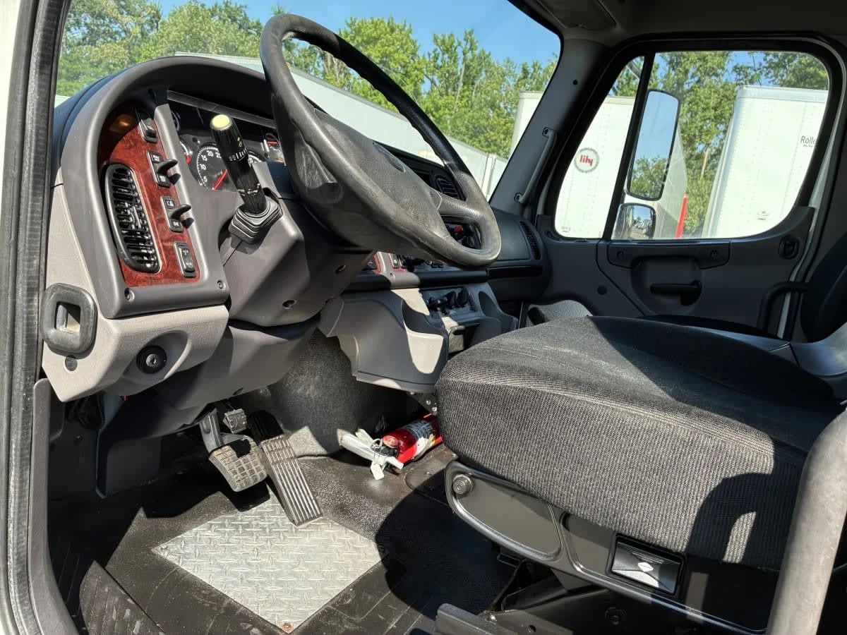 2019 Freightliner M2 106 in Newark, NJ — photo 15