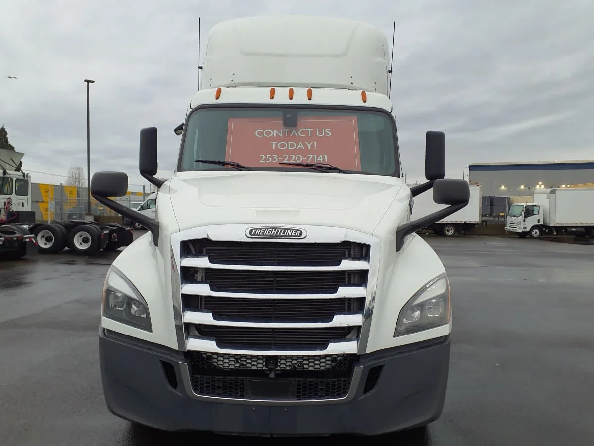 2019 Freightliner Cascadia in Tacoma, WA — photo 2