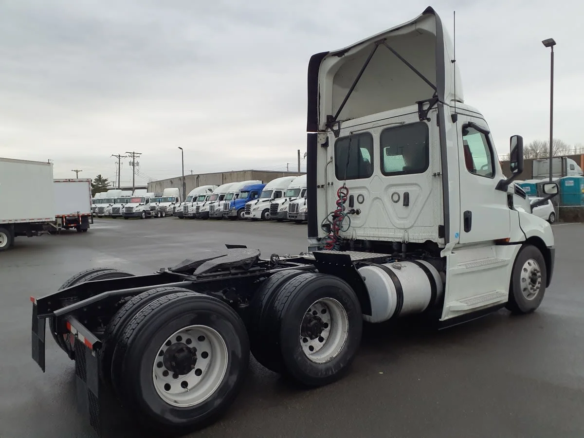 2019 Freightliner Cascadia in Tacoma, WA — photo 4