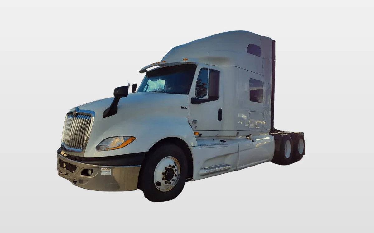 2020 International LT - image 1