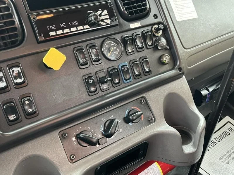 2018 Freightliner 114SD - image 17