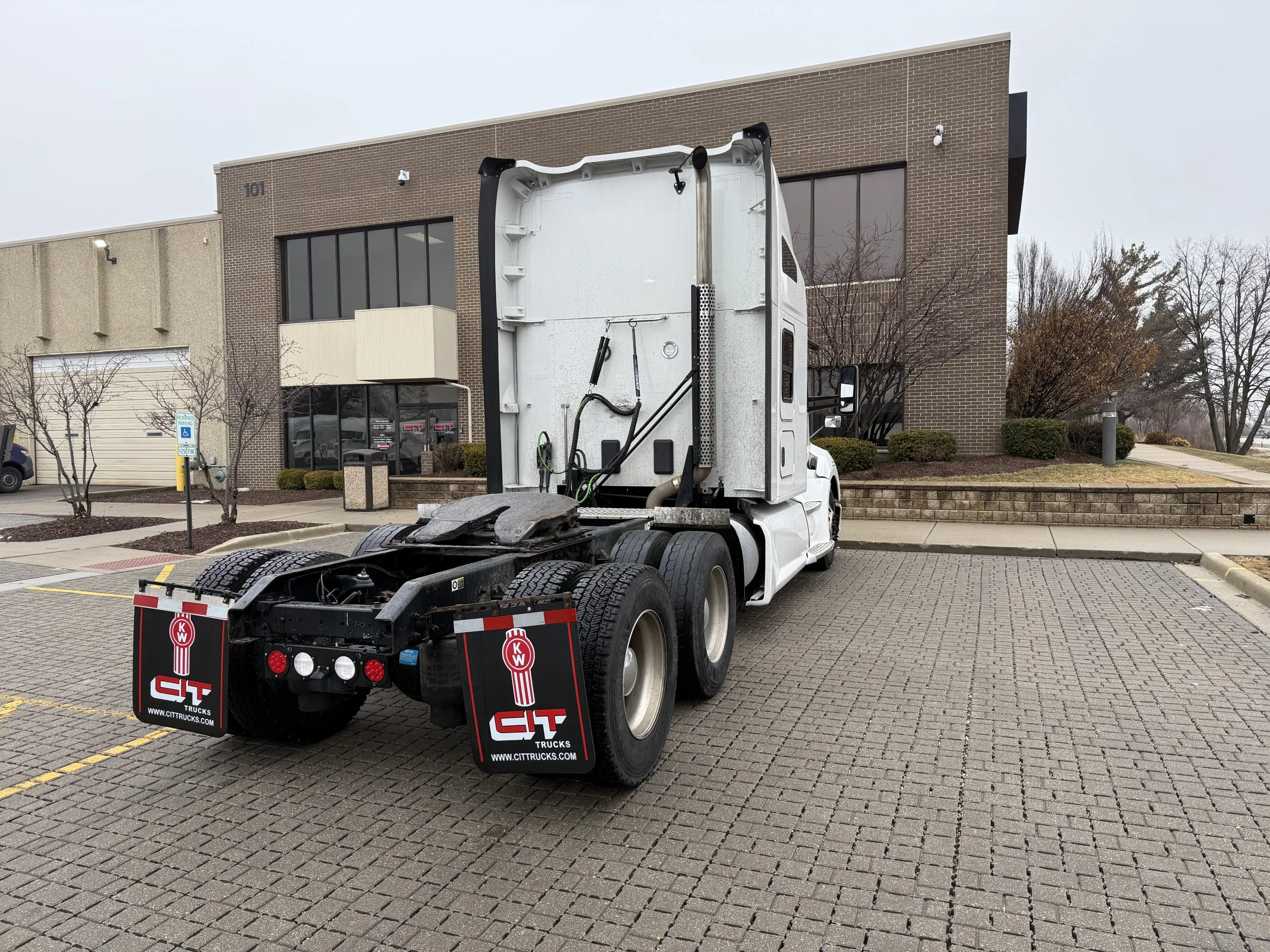 2022 Kenworth T680 - image 5