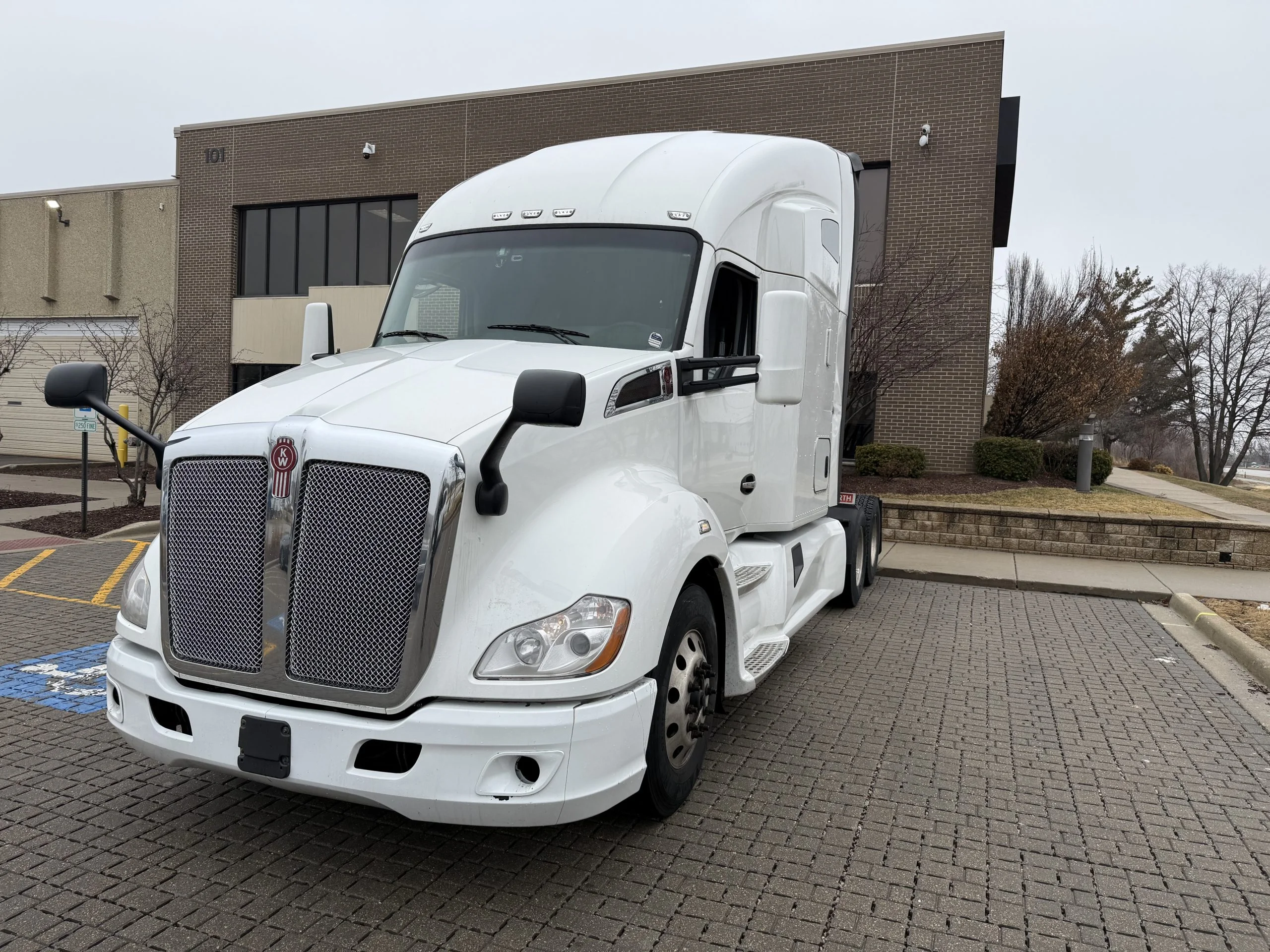 2022 Kenworth T680 in Wood Dale, IL, IL