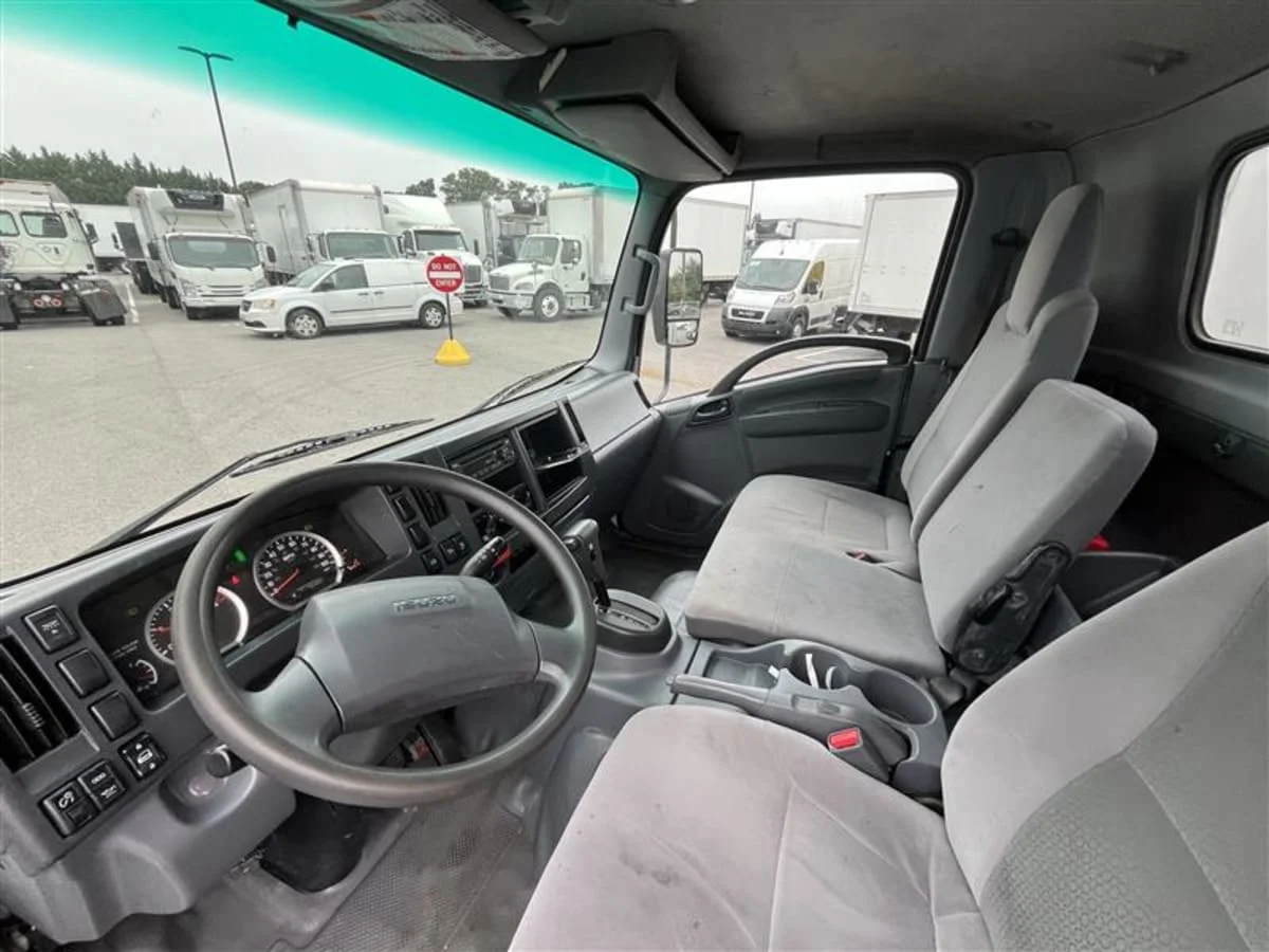 2019 Isuzu NRR - image 7