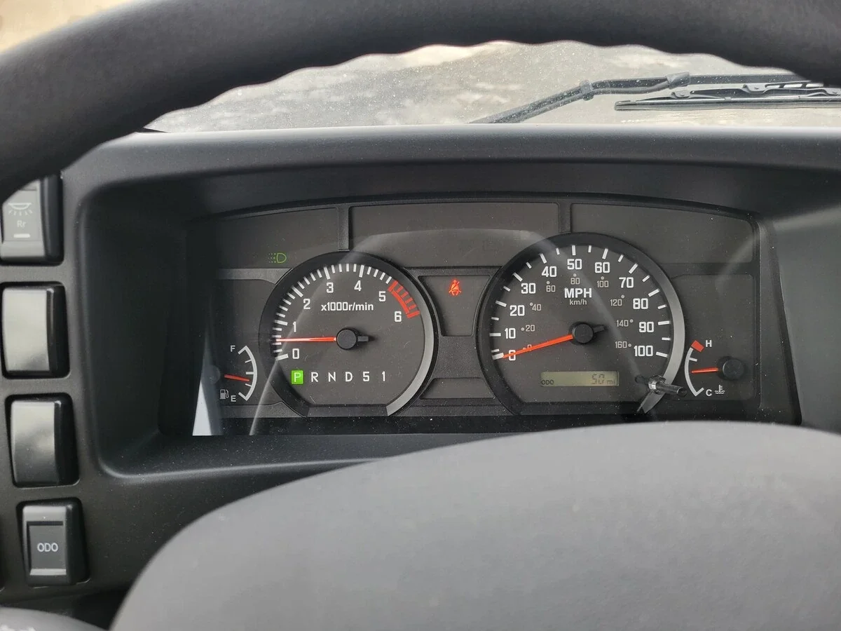 2025 Isuzu NPR - image 8