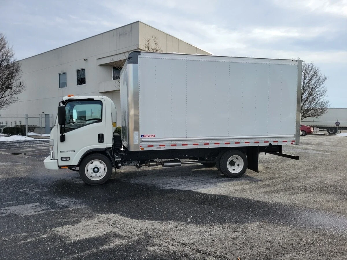 2025 Isuzu NPR - image 2