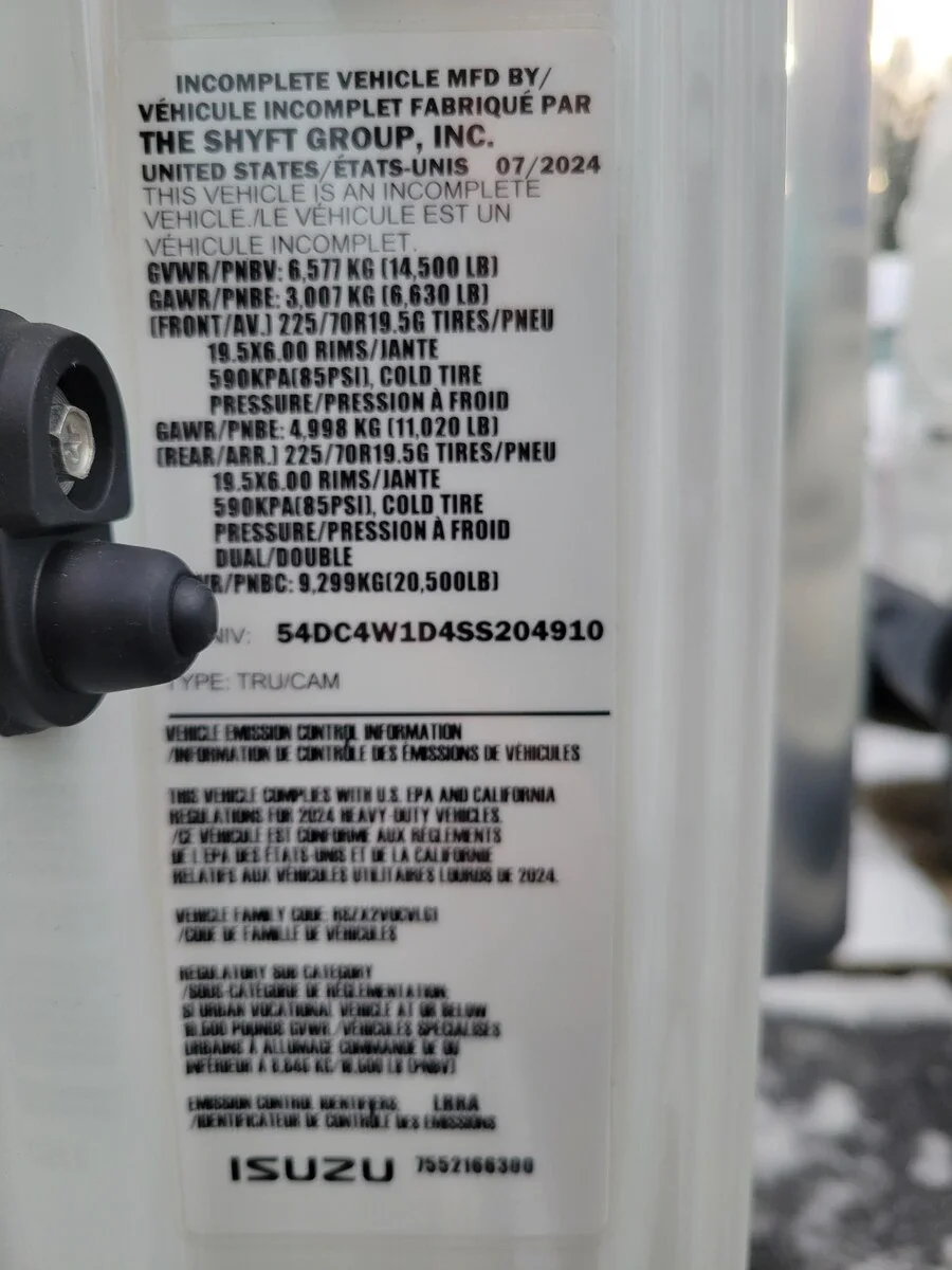 2025 Isuzu NPR - image 9