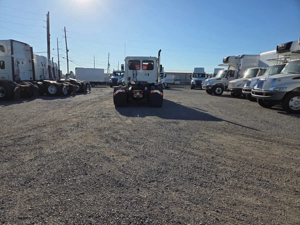2020 Freightliner Cascadia in St. Rose, LA — photo 5