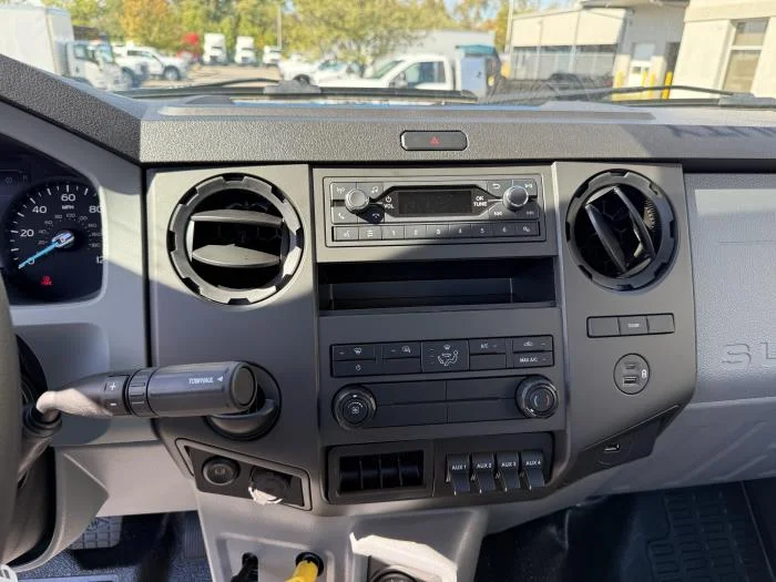 2027 Ford F-750 — photo 17