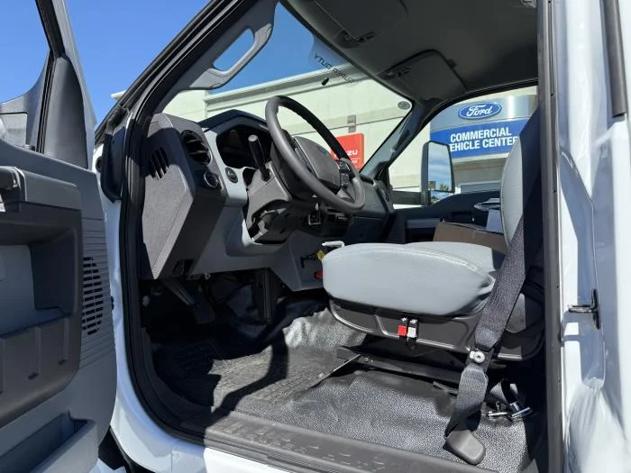 2027 Ford F-750 — photo 12