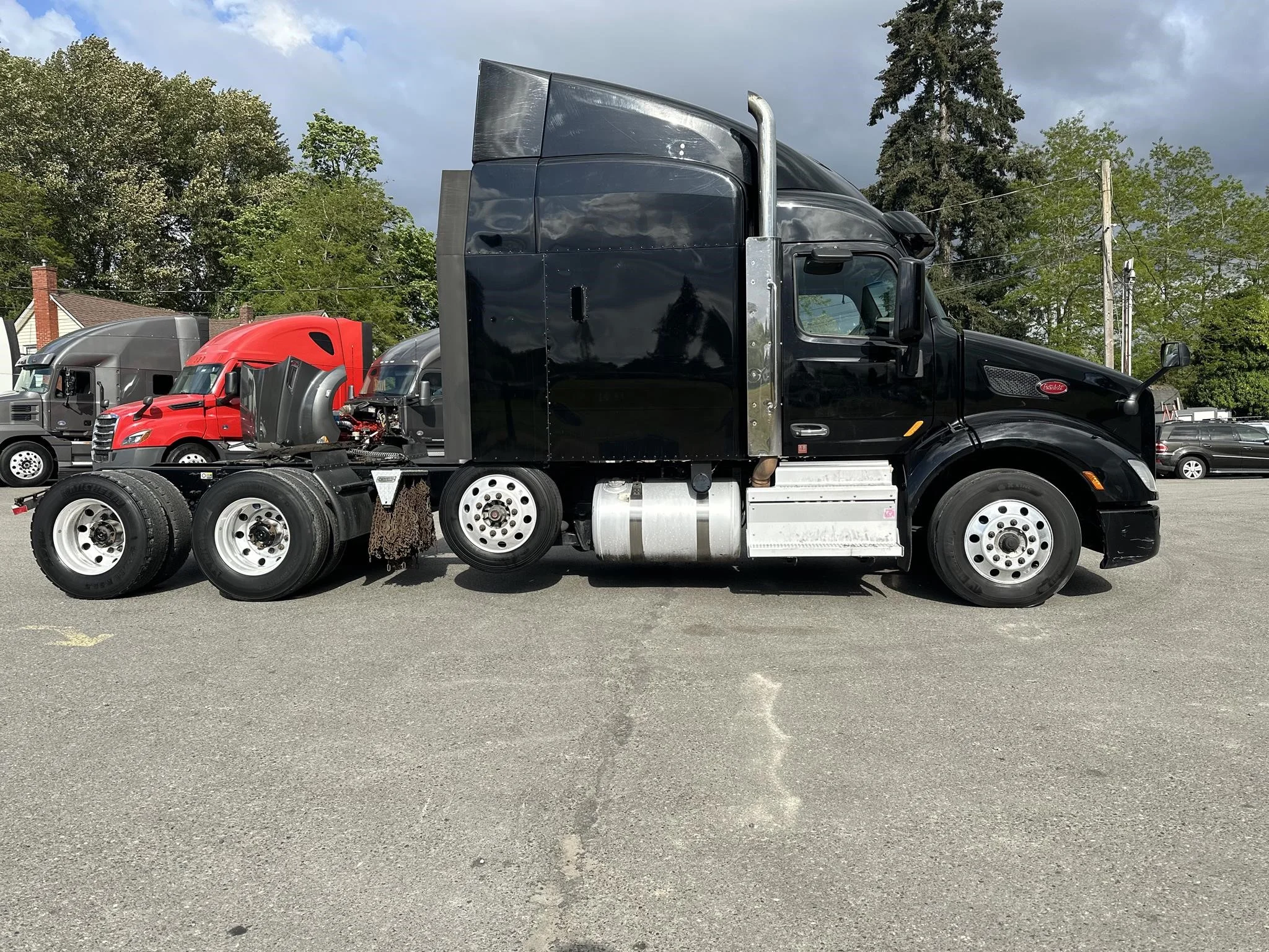 2018 Peterbilt 579 - image 4
