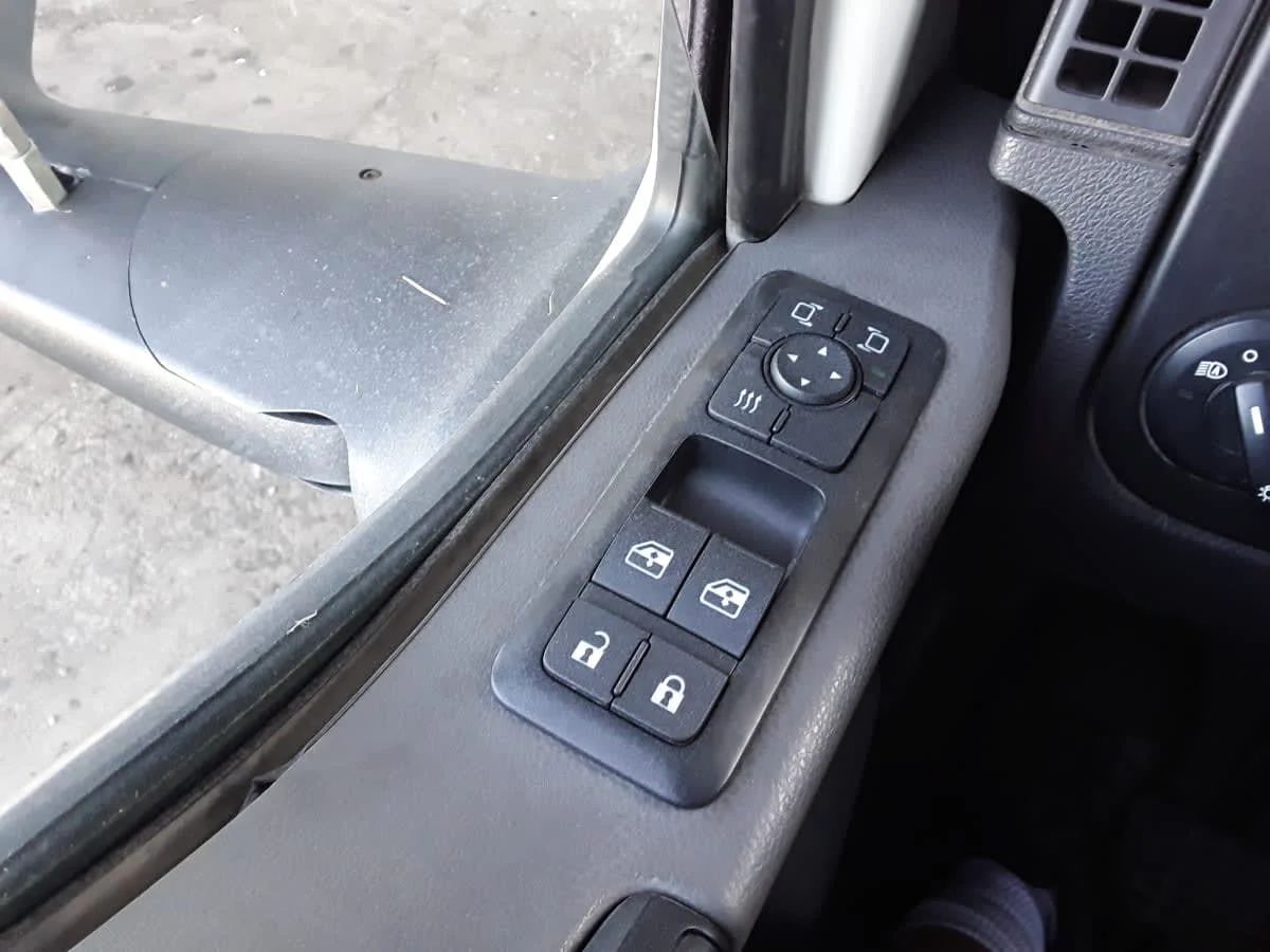 2019 International LT in Hilliard, OH — photo 12