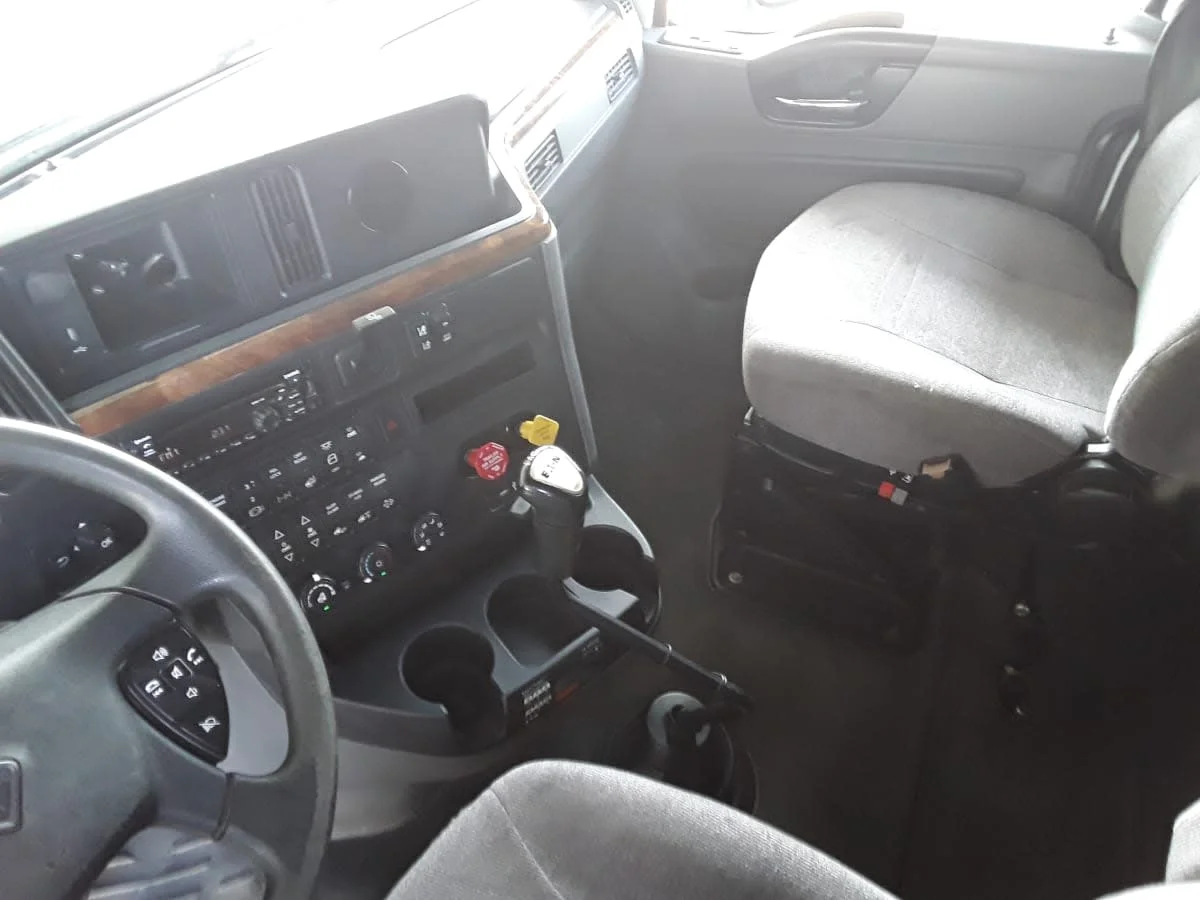 2019 International LT in Hilliard, OH — photo 7