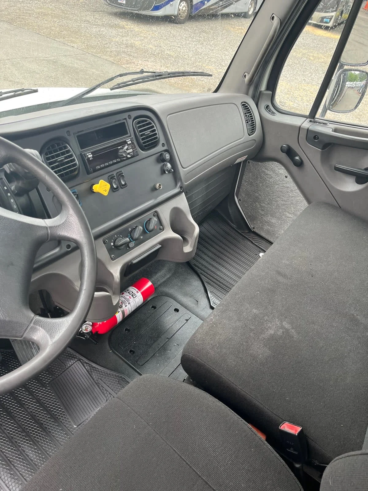 2019 Freightliner M2 106 in Ashland, VA — photo 7