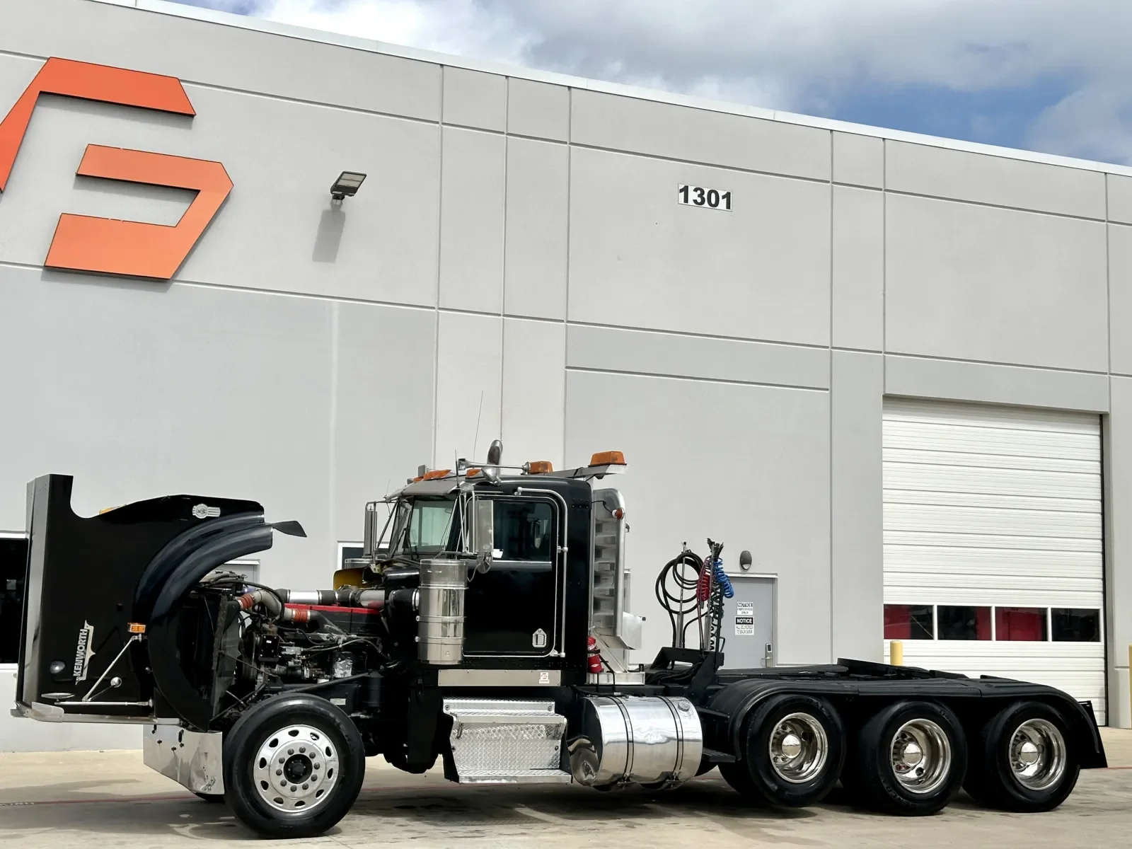 1998 Kenworth W900 - image 10