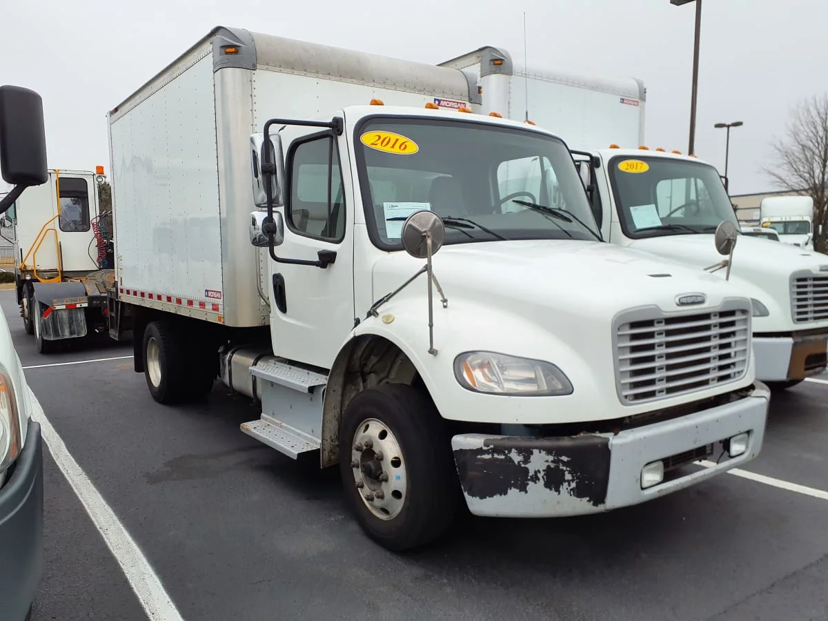 2016 Freightliner M2 106 in Altoona, IA — photo 3
