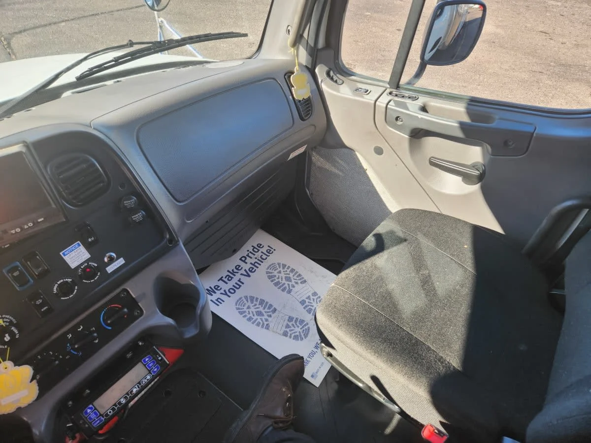2018 Freightliner M2 106 in Taylor, MI — photo 11