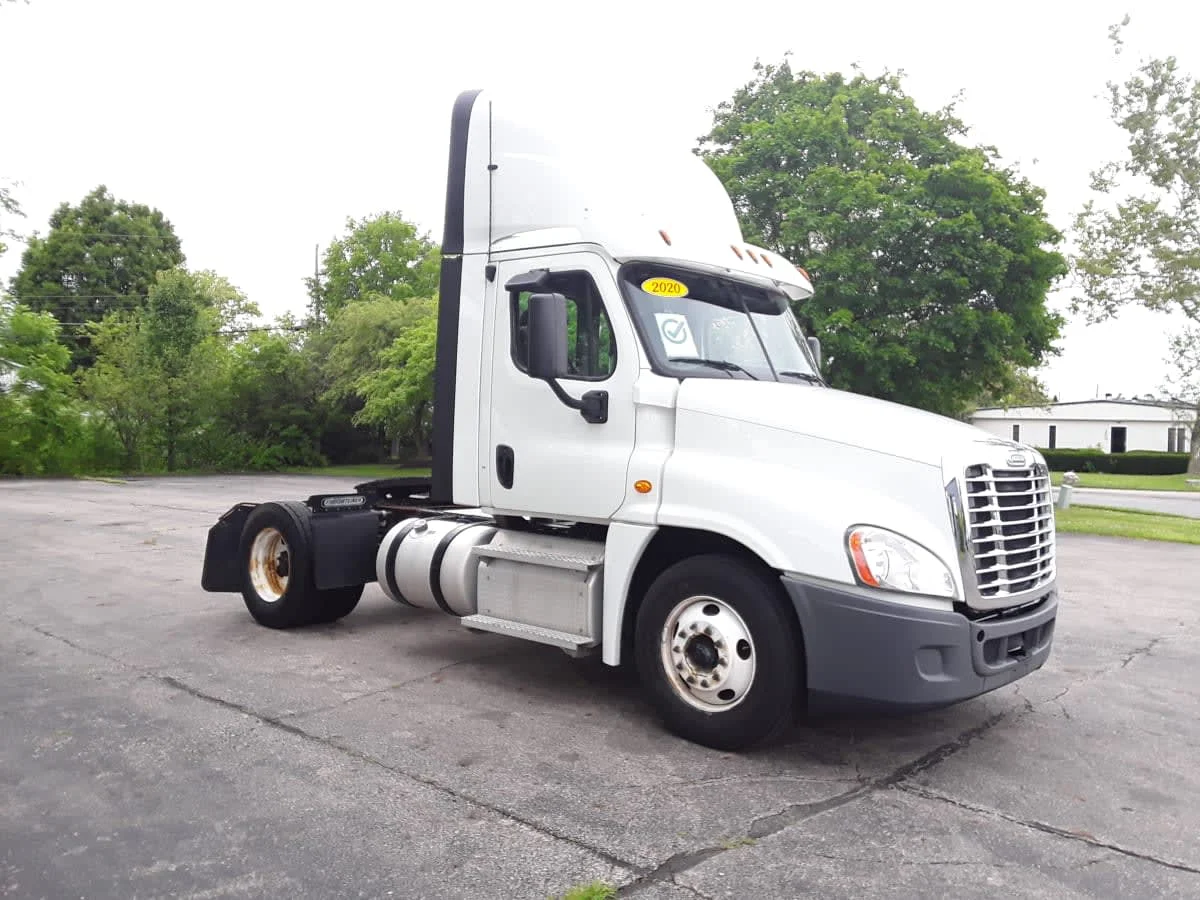 2020 Freightliner Cascadia in Hilliard, OH — photo 3