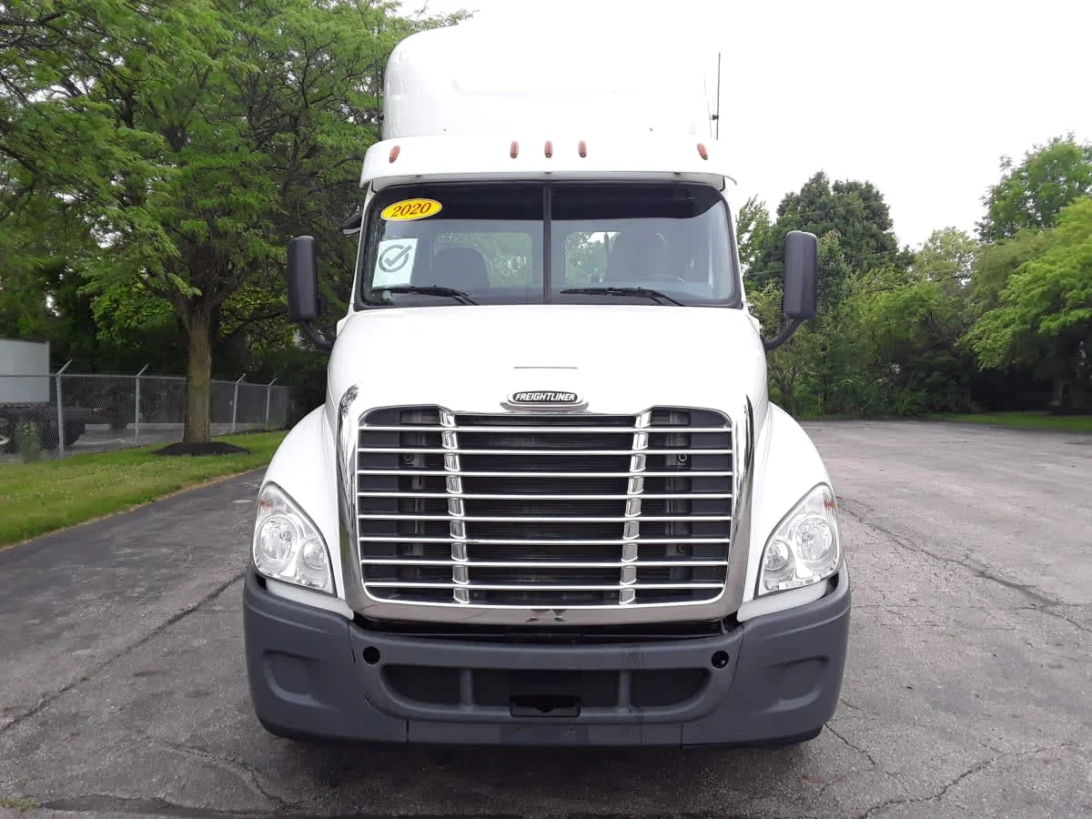 2020 Freightliner Cascadia in Hilliard, OH — photo 2