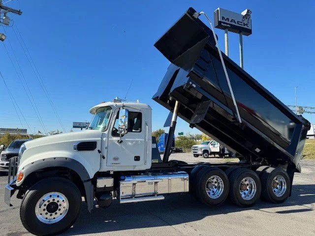 2025 Mack Granite - image 12