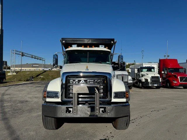 2025 Mack Granite - image 2