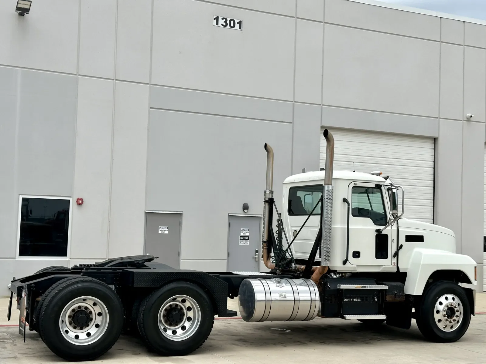 2019 Mack Pinnacle in Hutchins, TX — photo 5