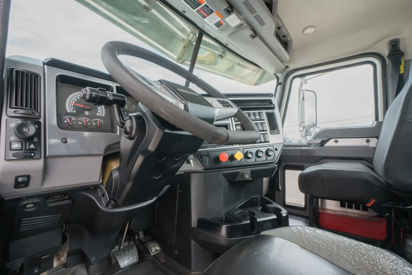 2019 Mack Pinnacle in Hutchins, TX — photo 14