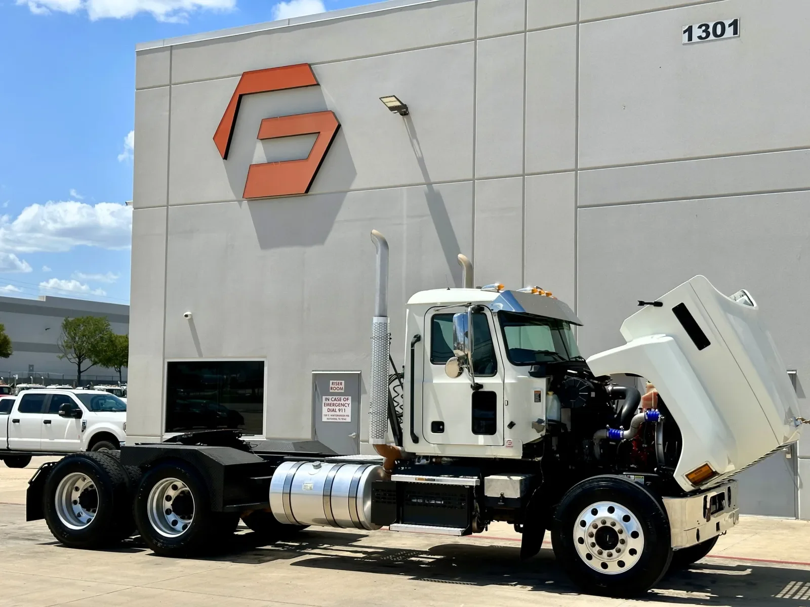 2019 Mack Pinnacle in Hutchins, TX — photo 9