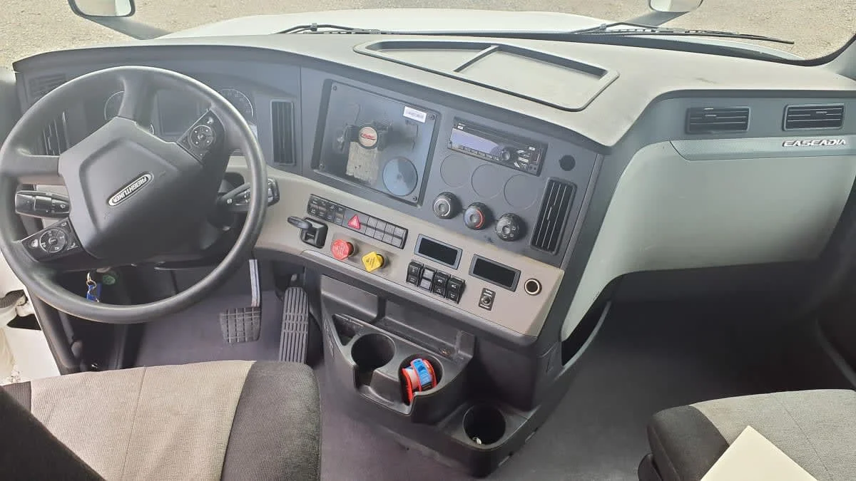 2019 Freightliner Cascadia in Birmingham, AL — photo 12