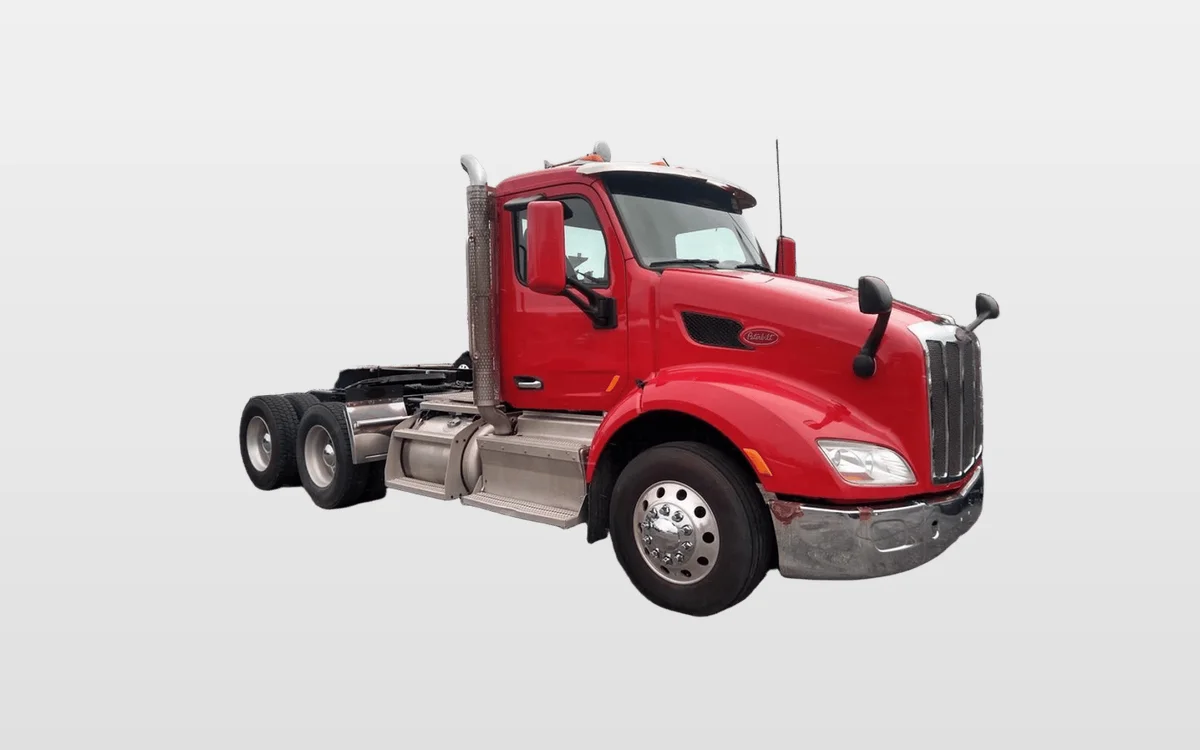 2016 PETERBILT 579 Daycab - image 1