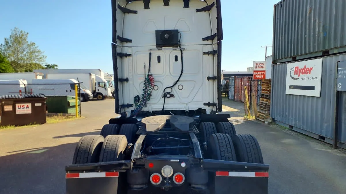 2022 Freightliner Cascadia in Springfield, MA — photo 5