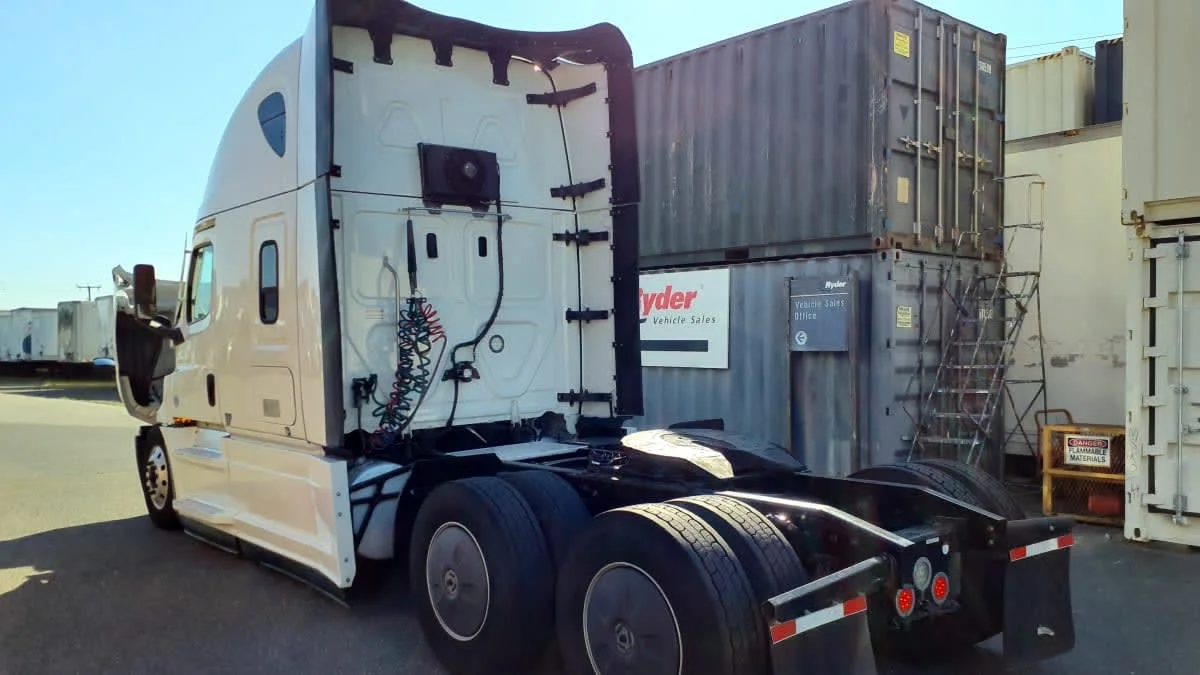 2022 Freightliner Cascadia in Springfield, MA — photo 6