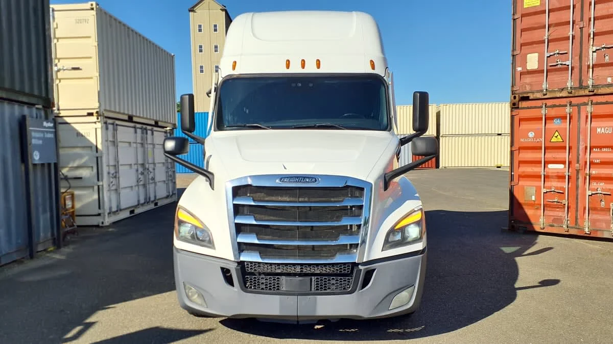 2022 Freightliner Cascadia in Springfield, MA — photo 2