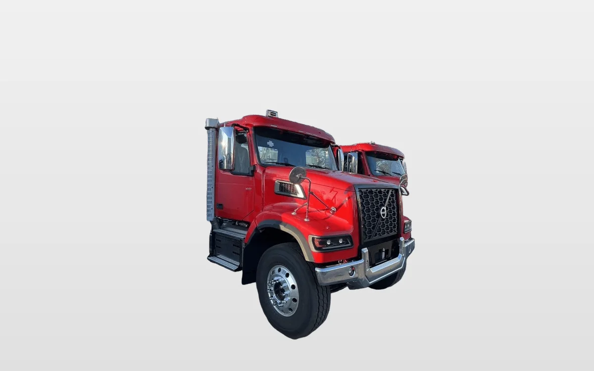 2025 Volvo - image 1