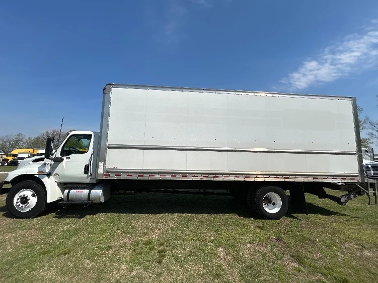 2022 International MV - image 4